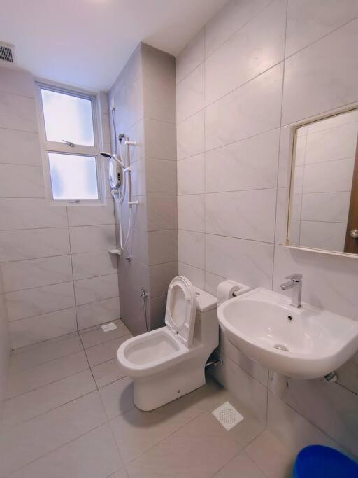 A1403 Jb City Sks Habitat Larkin 2Br 6Pax 100Mbps Netflix!! By Stay ジョホールバル エクステリア 写真